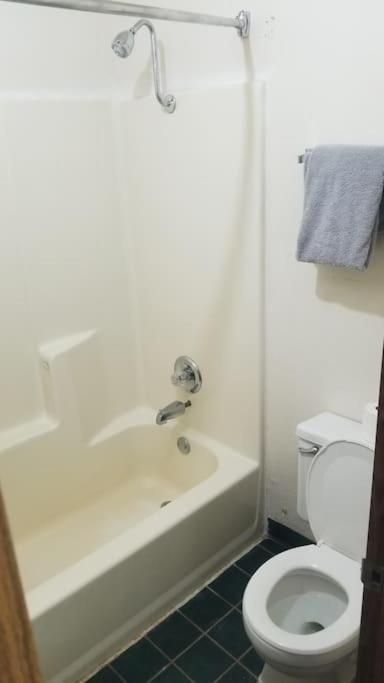 Osu King Bed 109 Wi-fi * Stillwater
